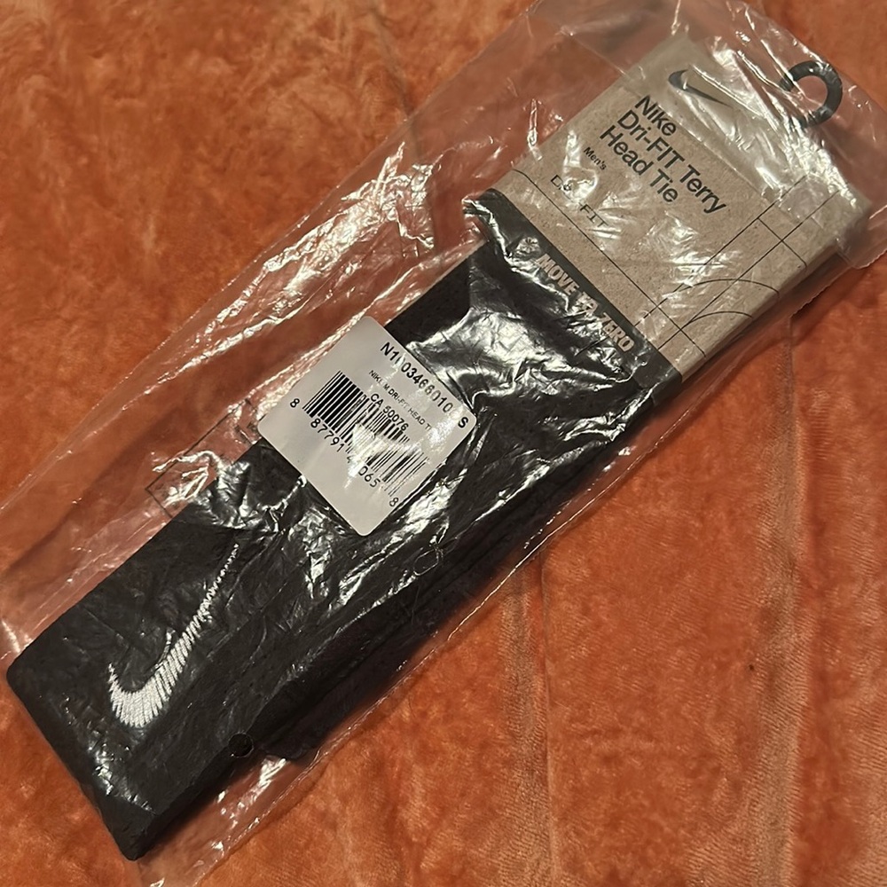 NWT | Nike | Terry Head Tie